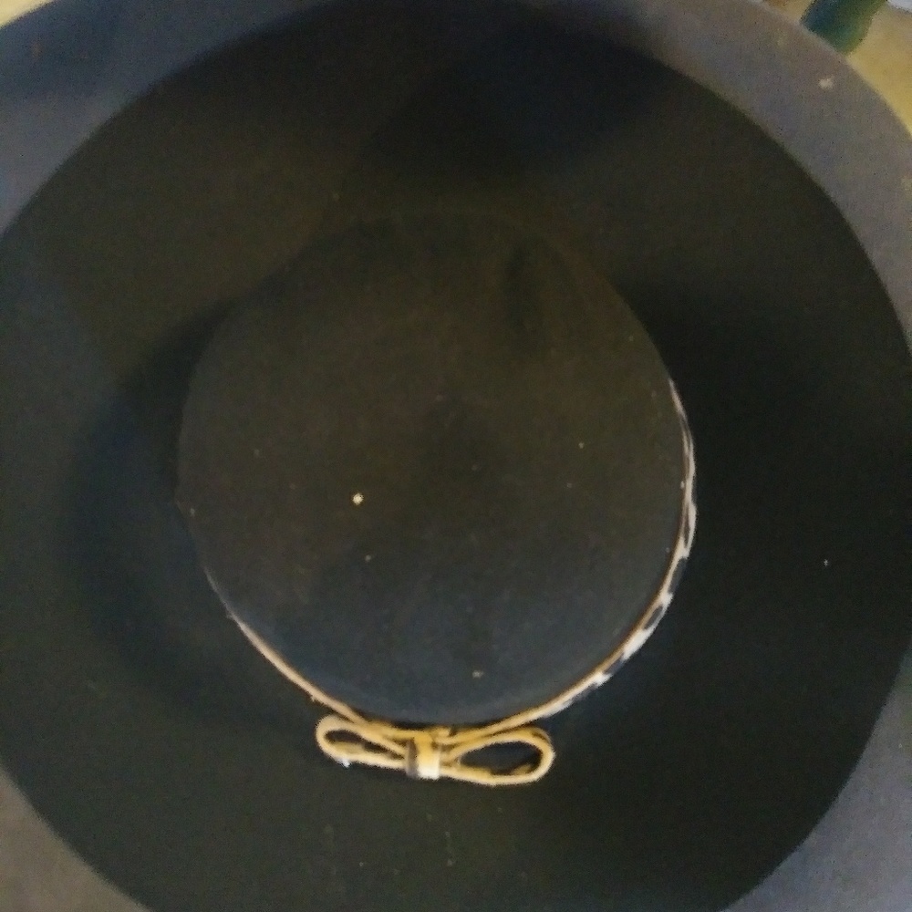 HAT - Picture 3 of 4